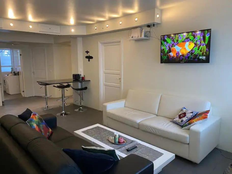 Husavik 2 Bedroom Apartment Экстерьер фото